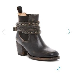 Bedstu Lorn Harness Bootie